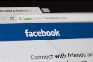 فتح مشروع على الفيسبوك